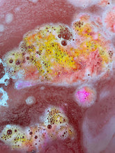 Load image into Gallery viewer, Moon Prisms bath bomb