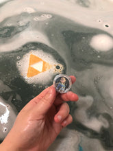 Load image into Gallery viewer, FORCE BATH BOMB - FEATURES A DLC COIN INSIDE