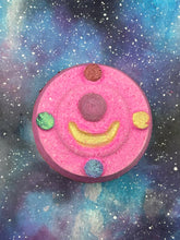 Load image into Gallery viewer, Moon Prisms bath bomb