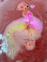 Load image into Gallery viewer, Moon Prisms bath bomb