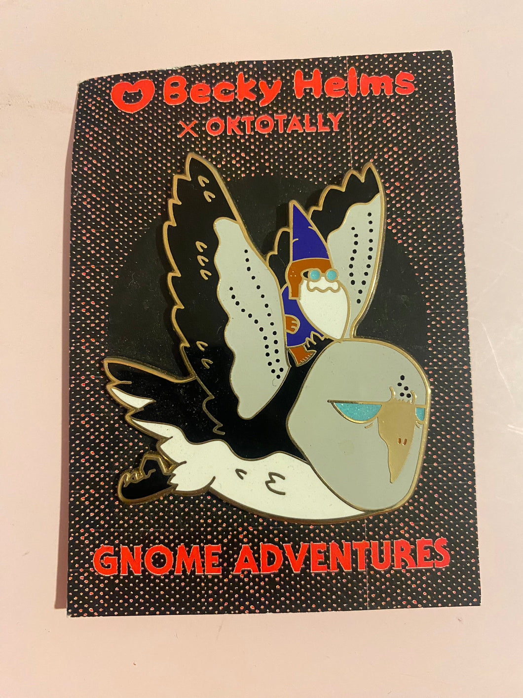 GRAND PIGEON WIZARD ENAMEL PIN