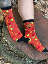 Load image into Gallery viewer, Fall Bat Socks
