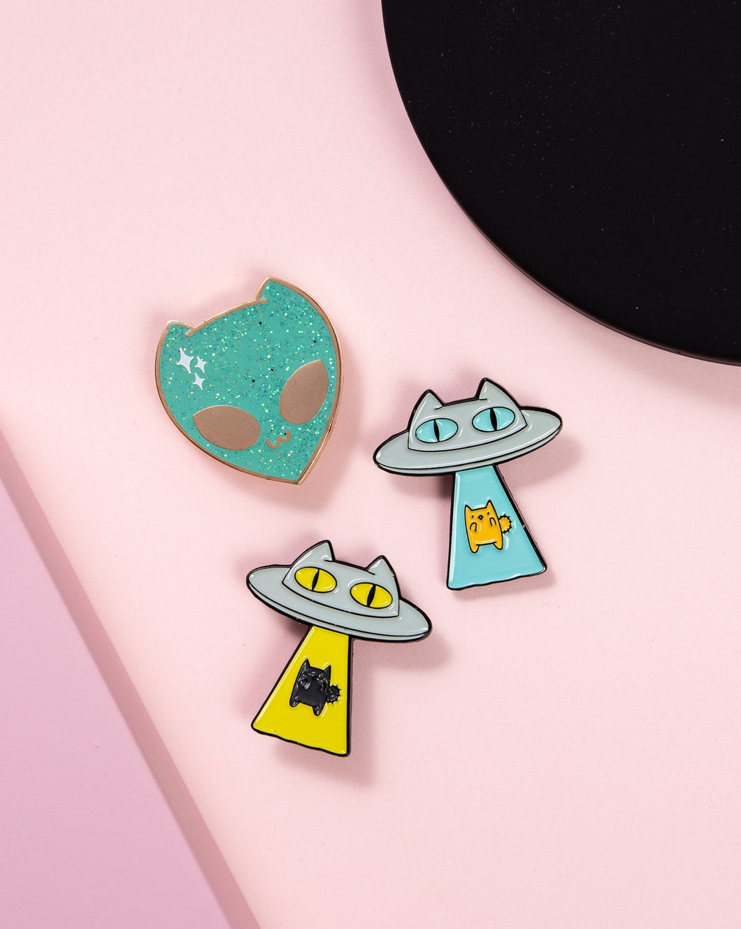 Alien Abduction Cat Enamel Pin • Teal