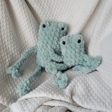 Load image into Gallery viewer, Small Leggy Froggy - Jade or Mint
