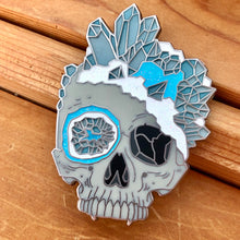 Load image into Gallery viewer, Crystal skull
