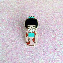 Load image into Gallery viewer, TRADITIONAL KOKESHI DOLL LAPEL PIN
