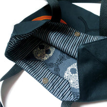 Load image into Gallery viewer, Black Cat Head Tote Bag
