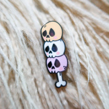 Load image into Gallery viewer, Dango Skull Pin
