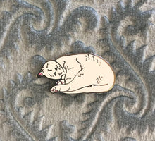 Load image into Gallery viewer, Sleepy cat pin
