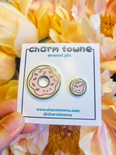 Load image into Gallery viewer, Donut and Donut Hole Pin Set
