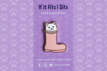 Load image into Gallery viewer, If It Fits I Sits Boot Cat 1.5&quot; Hard Enamel Pin
