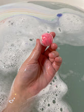 Load image into Gallery viewer, RAINBOW WORM ON A STRING BATH BOMB- WORM INSIDE!
